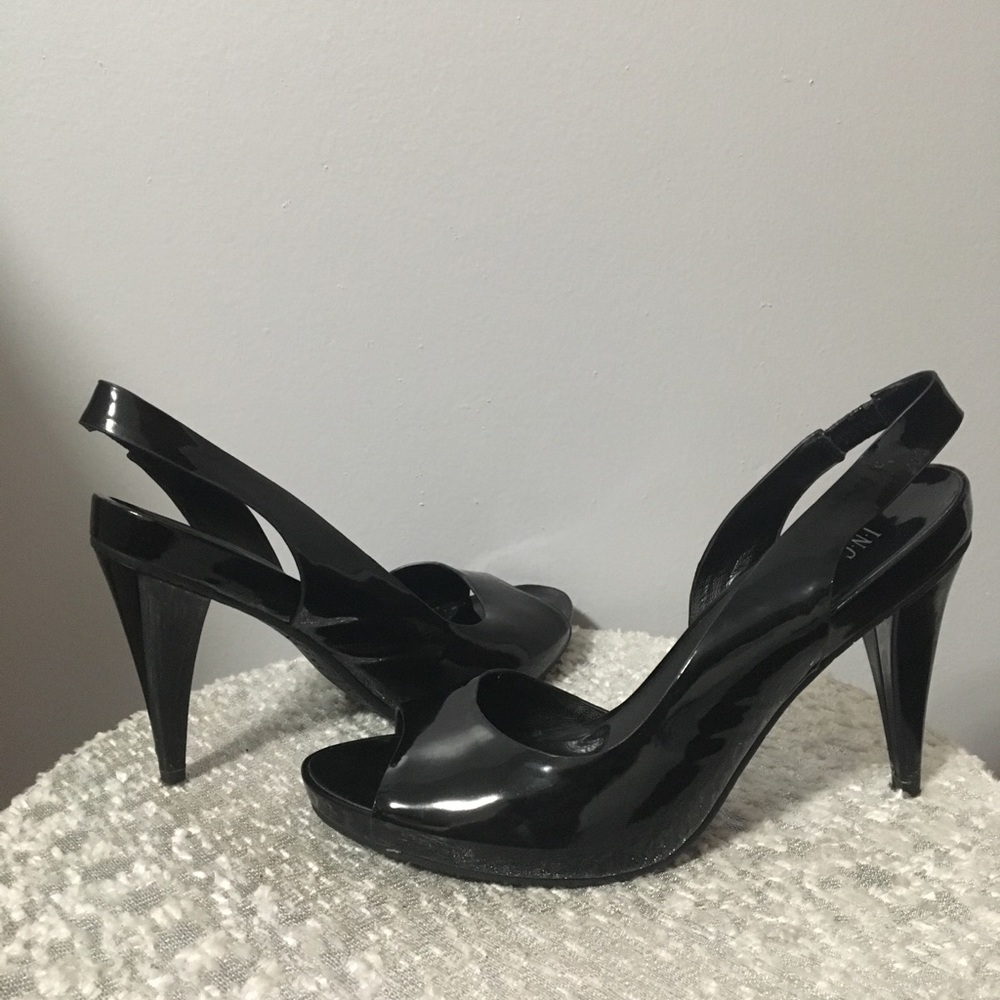 I-N-C Black patent leather heels sling back